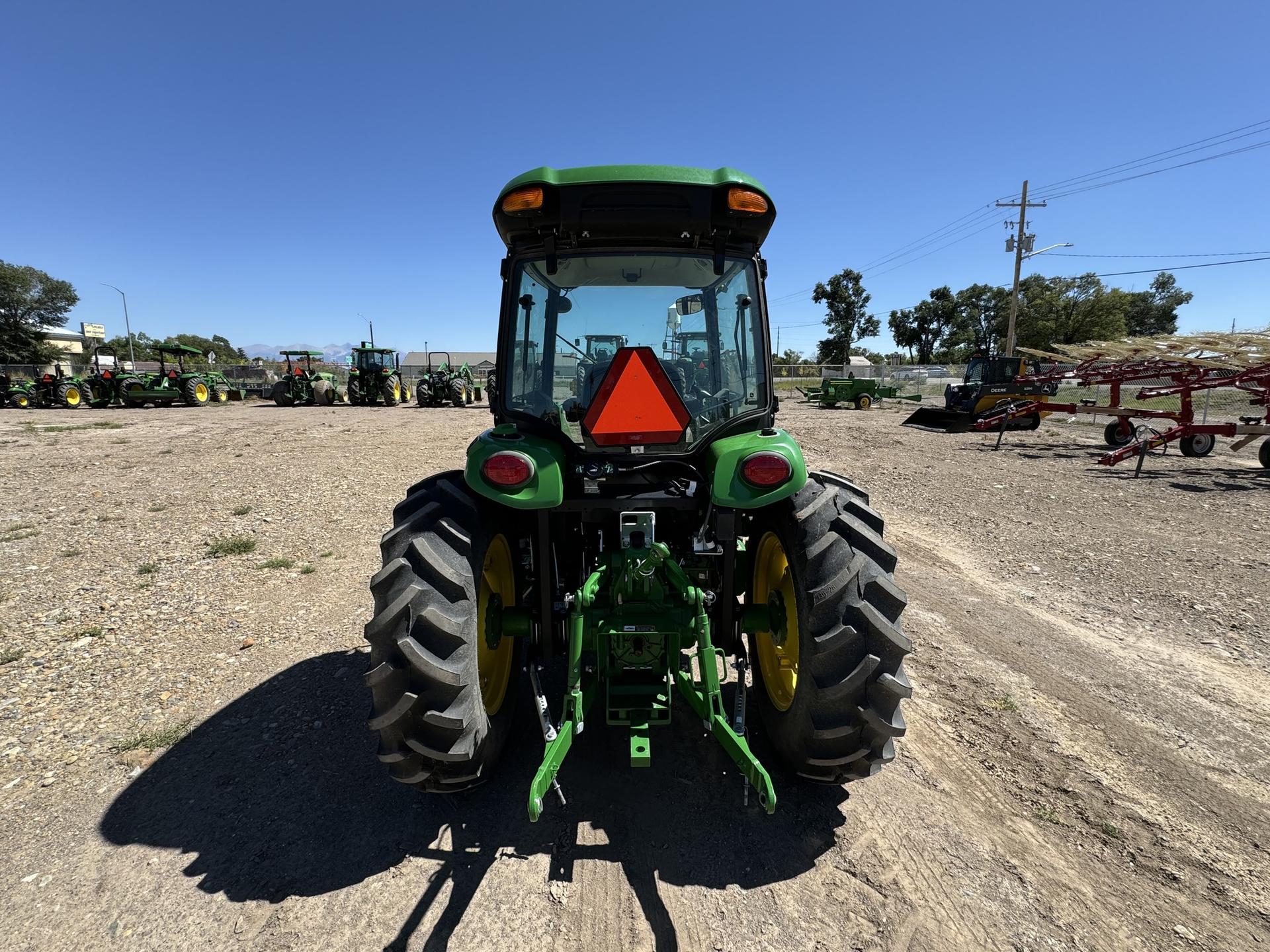 2022 John Deere 4052R