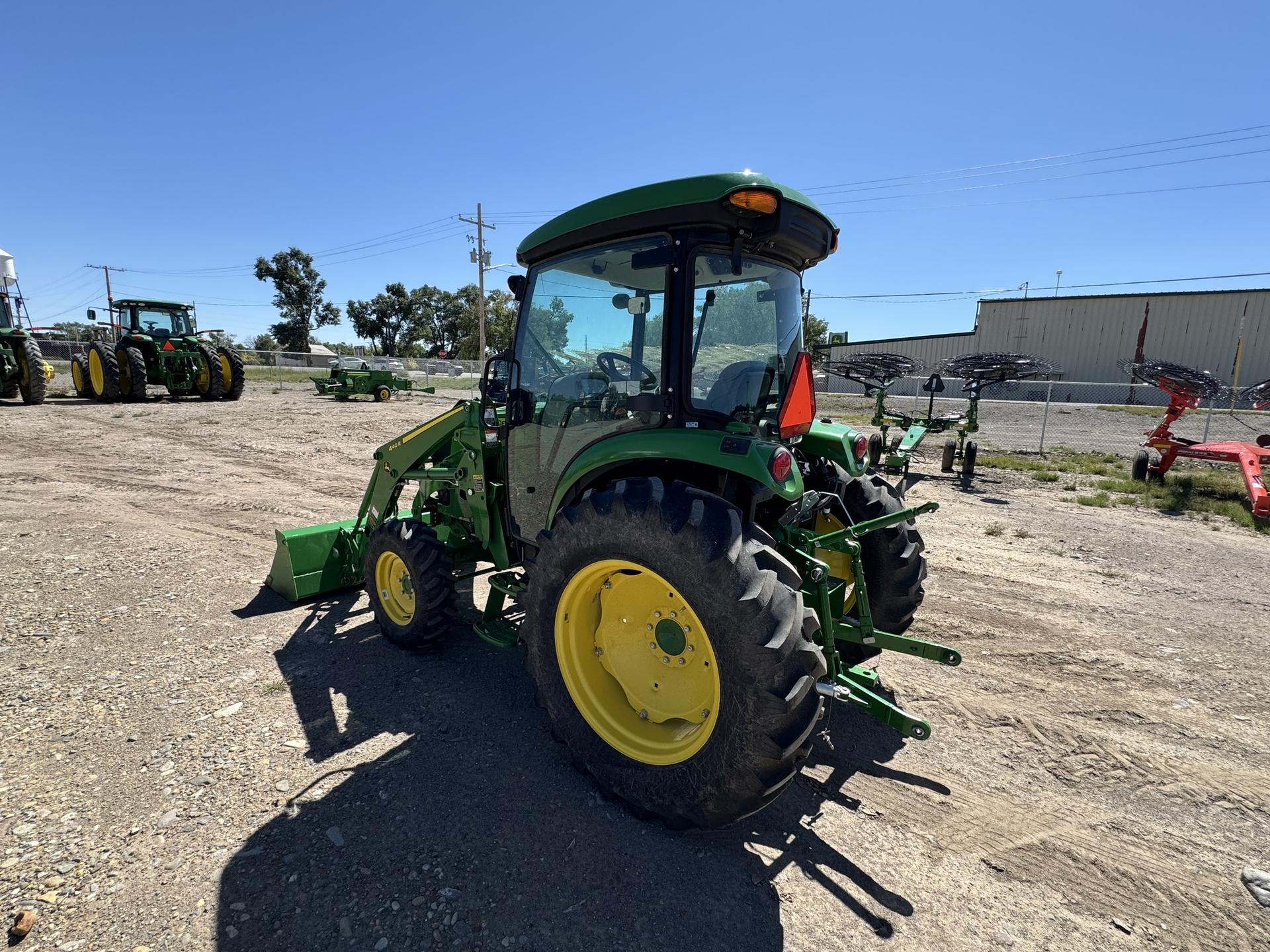 2022 John Deere 4052R