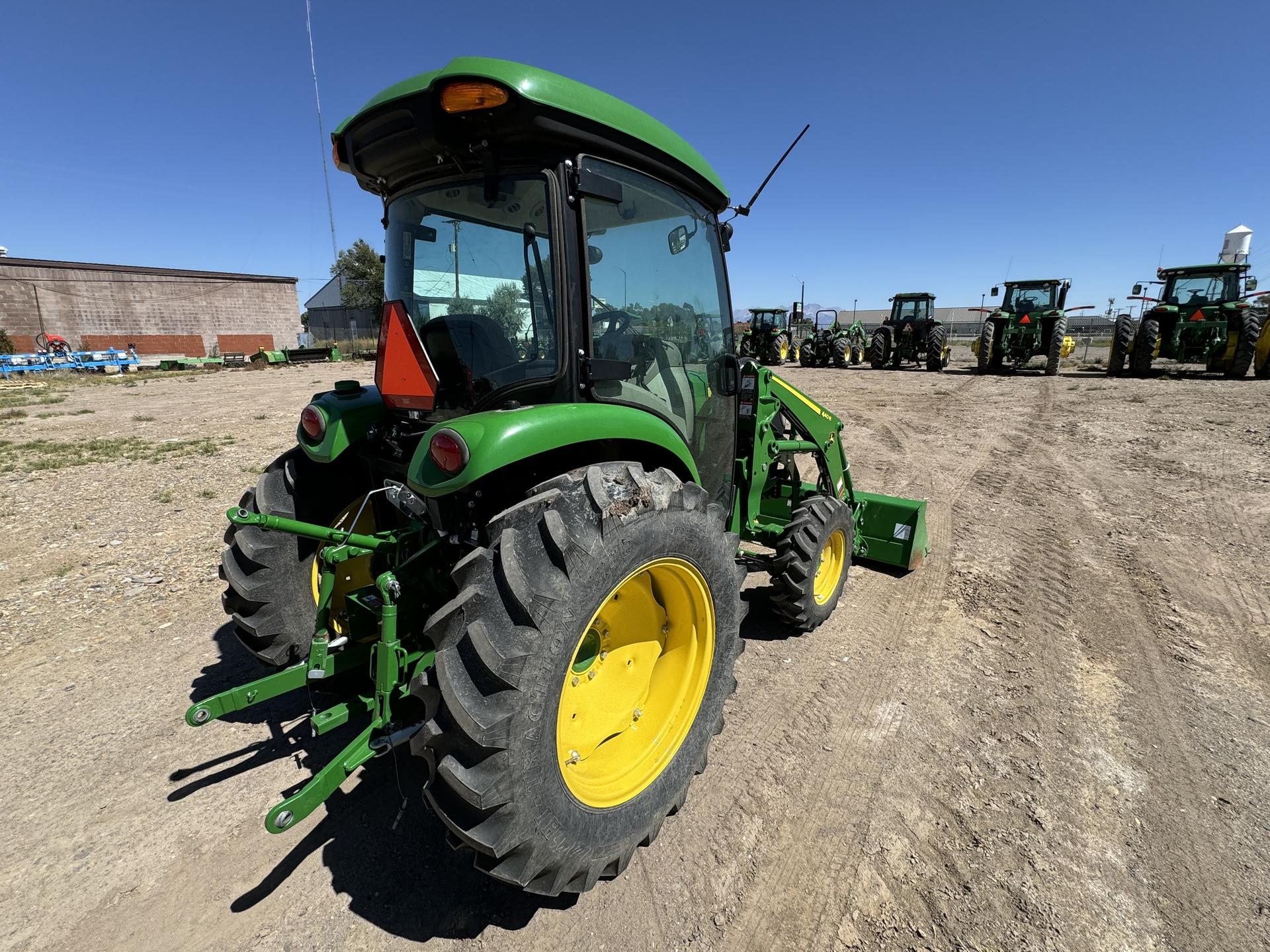 2022 John Deere 4052R