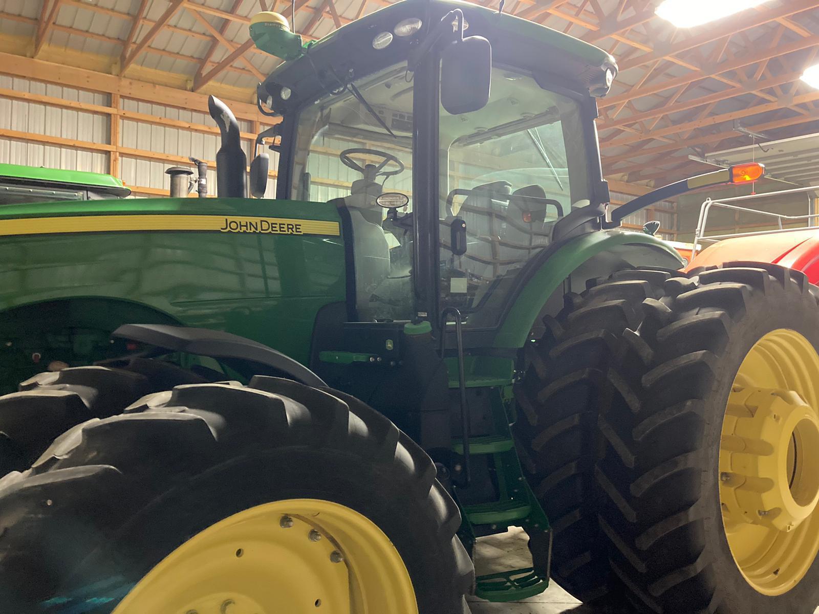 2017 John Deere 8245R