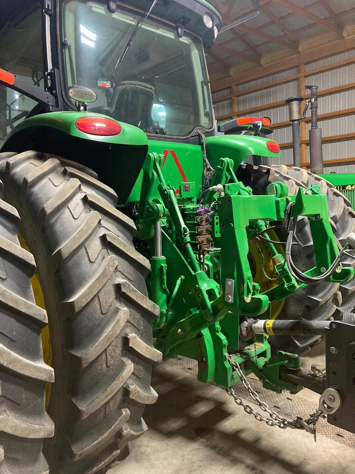 2017 John Deere 8245R