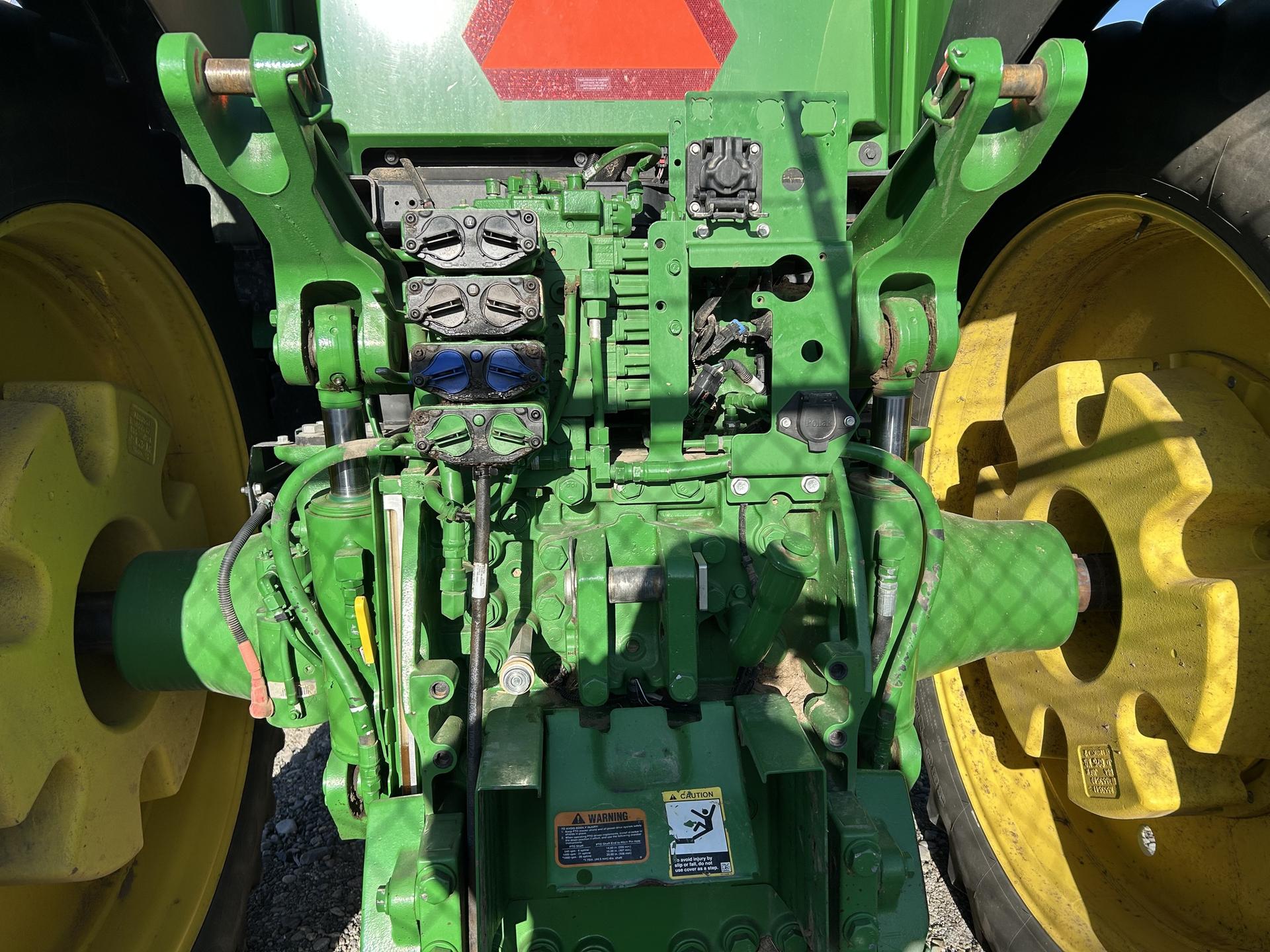 2022 John Deere 7R 210 Image