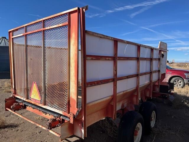 2004 Peterson SILAGE WAGON Image