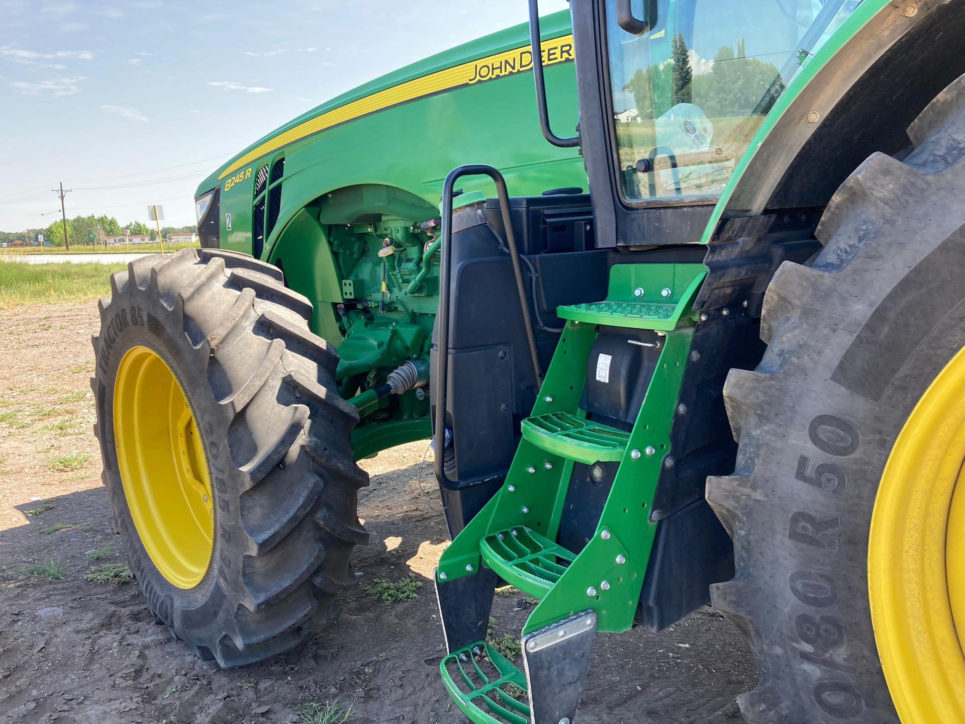 2019 John Deere 8245R