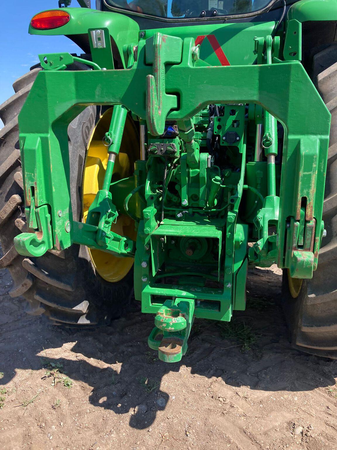 2019 John Deere 8245R