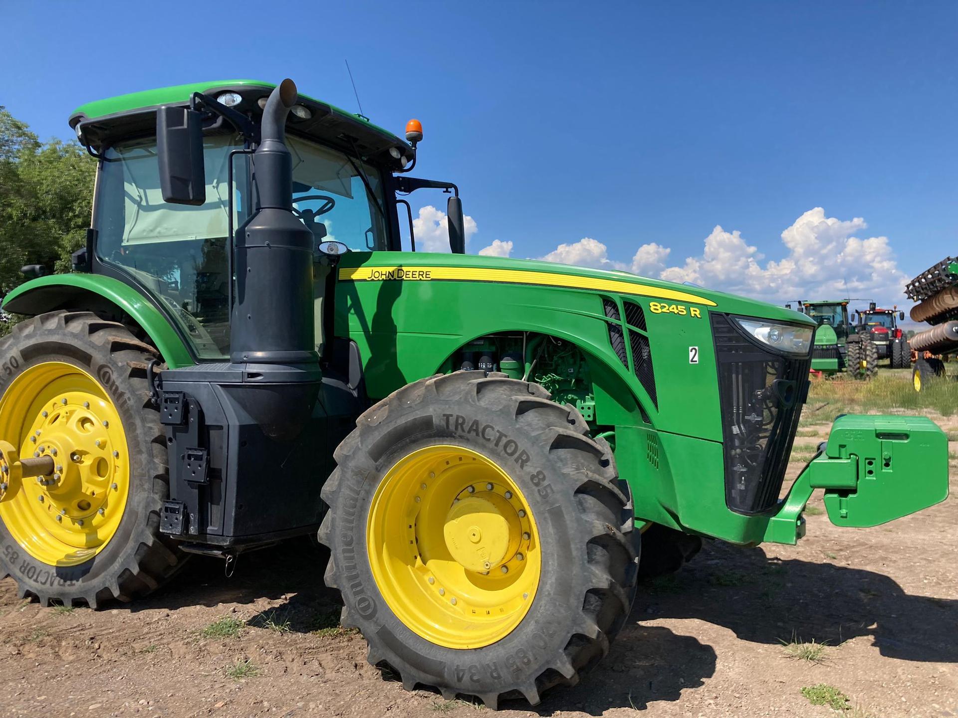 2019 John Deere 8245R