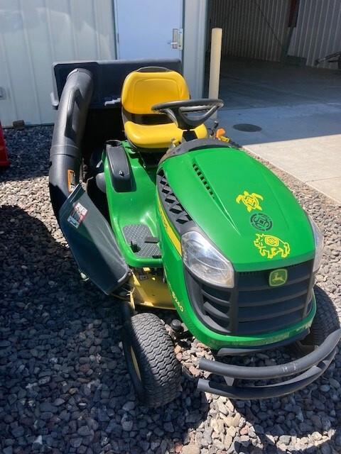 2015 John Deere S240