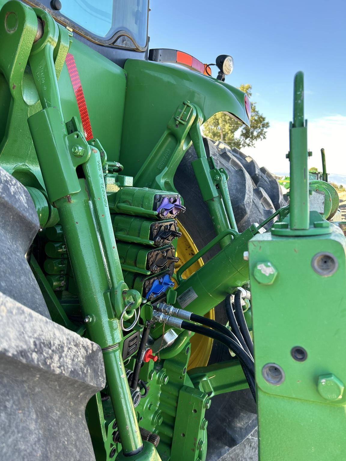 2017 John Deere 7270R Image