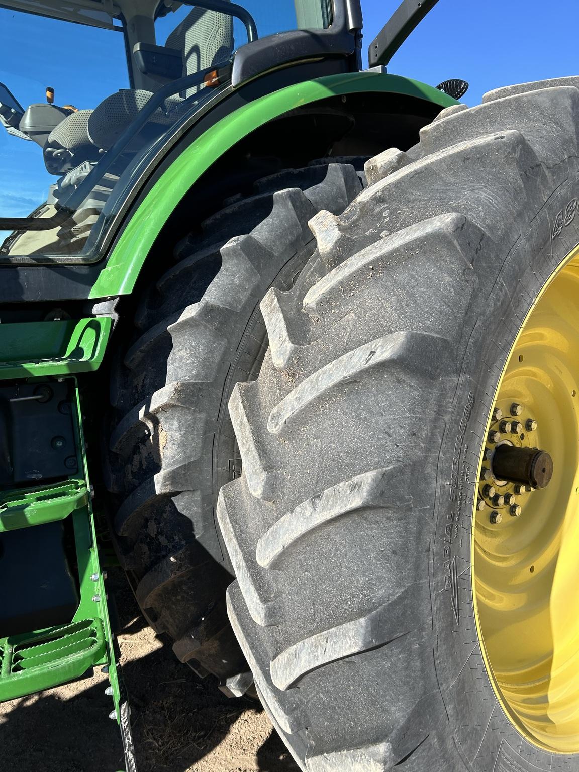 2017 John Deere 7270R Image