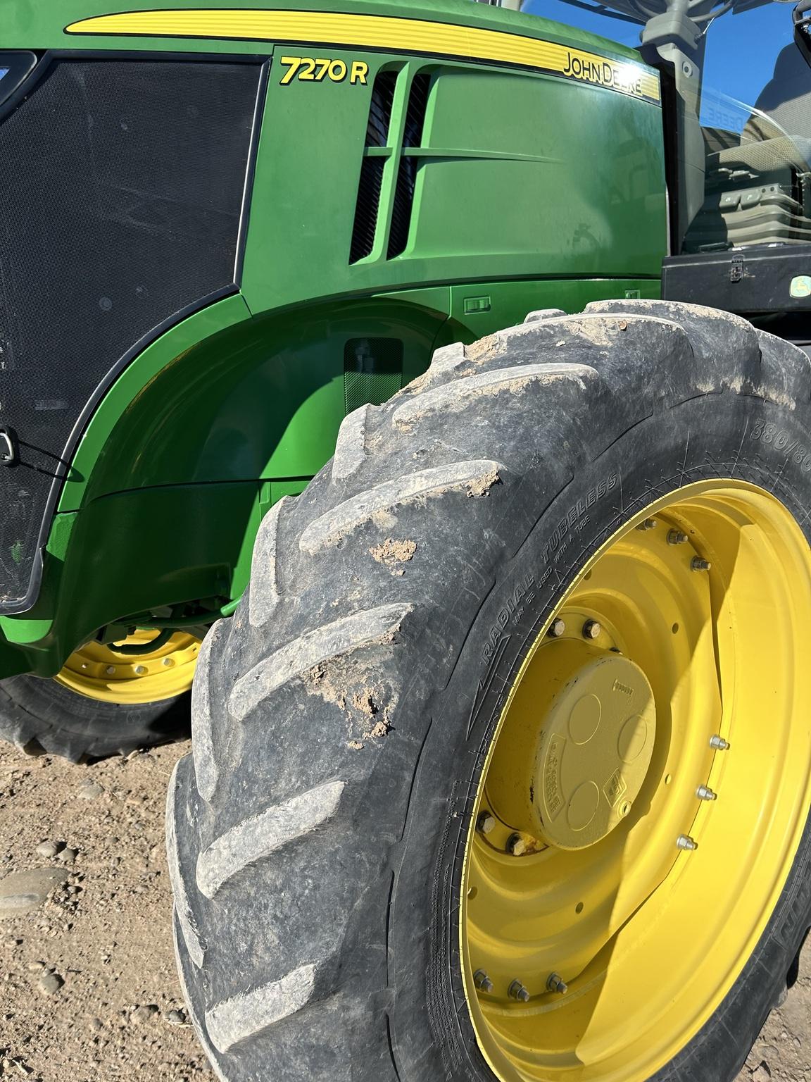 2017 John Deere 7270R Image