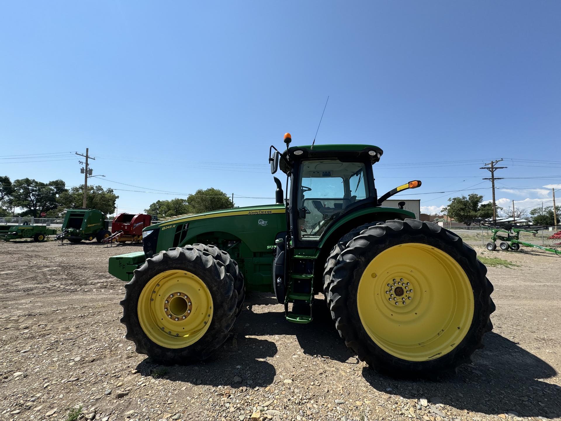 2016 John Deere 8245R