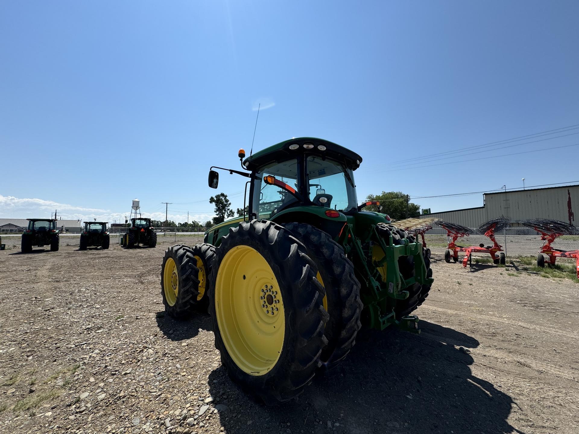 2016 John Deere 8245R