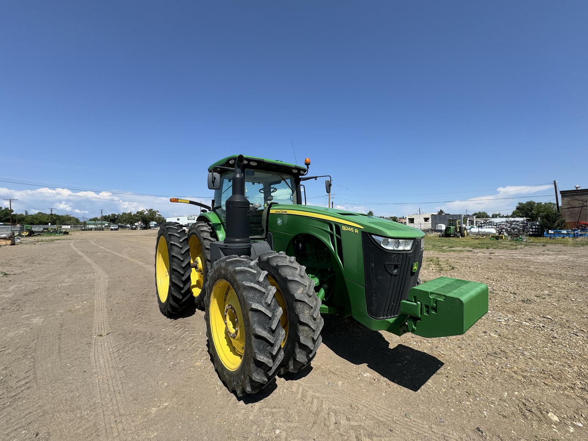 2016 John Deere 8245R