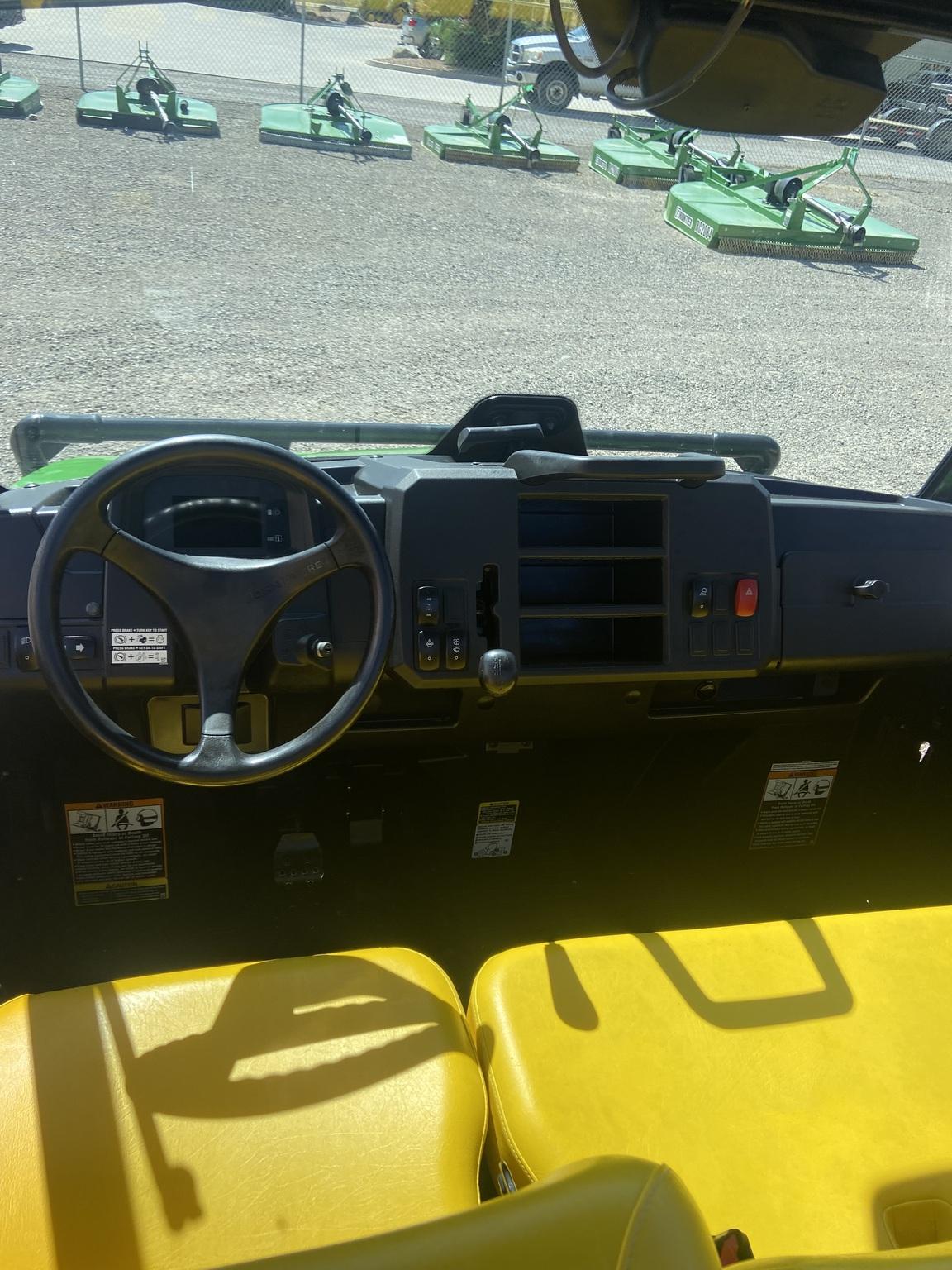 2021 John Deere XUV835M