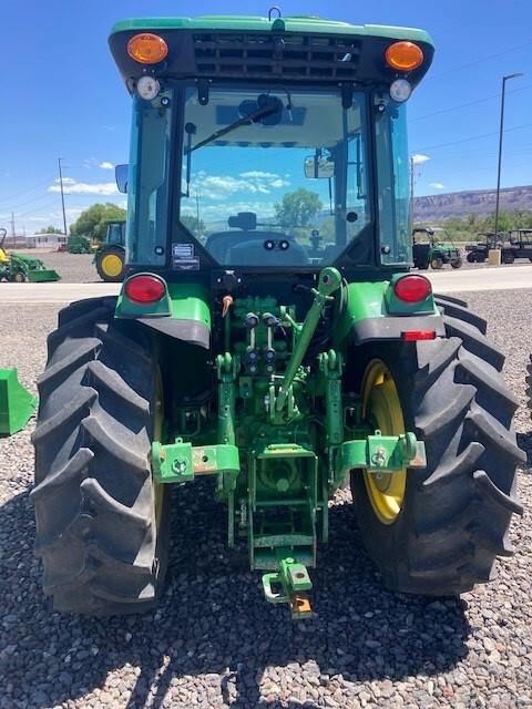 2017 John Deere 5100GN