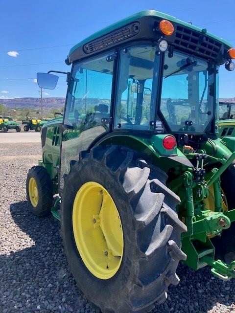 2017 John Deere 5100GN