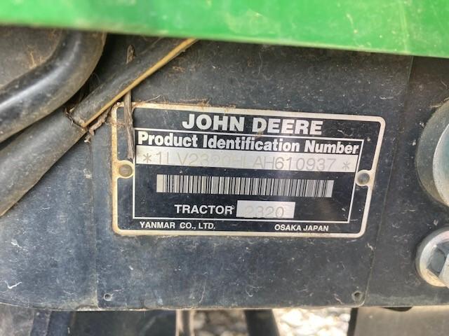 2011 John Deere 2320