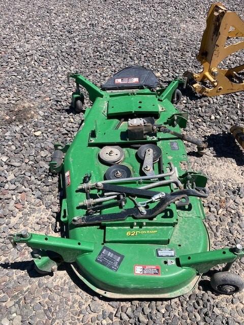 2011 John Deere 2320