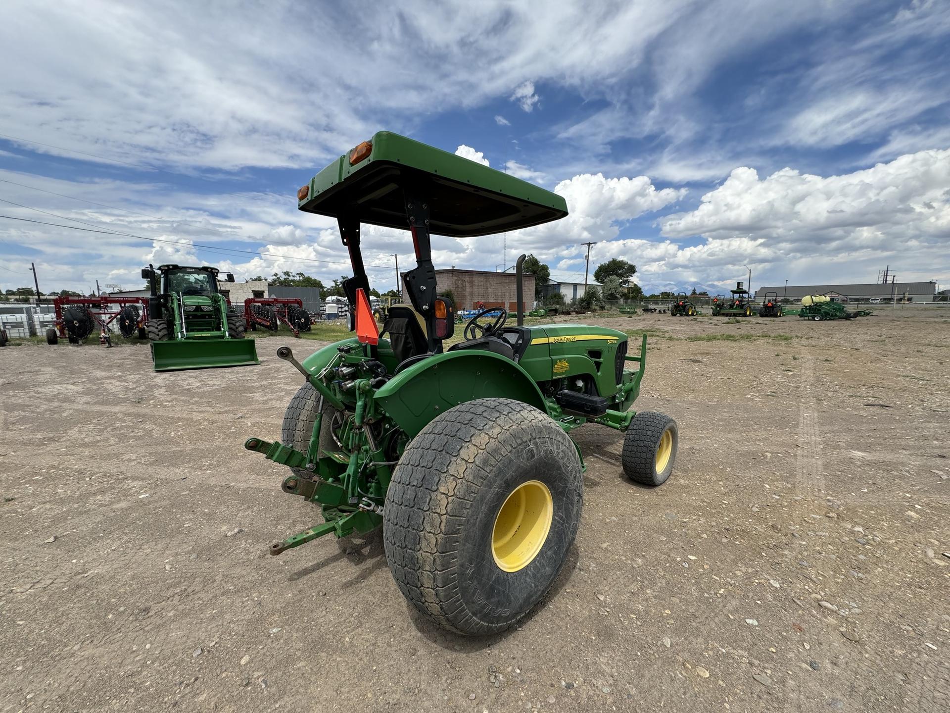 2012 John Deere 5075M