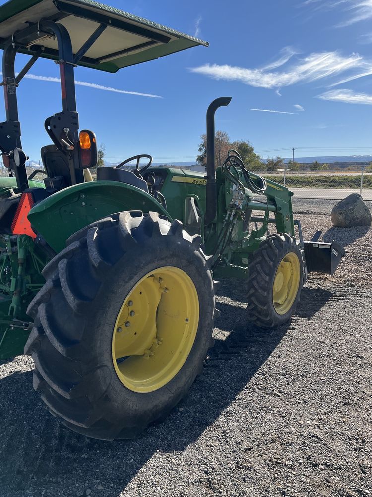 2018 John Deere 5075E Image