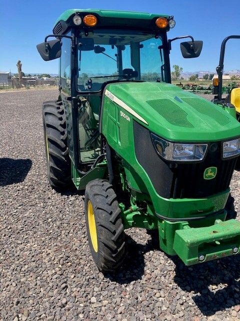 2017 John Deere 5100GN