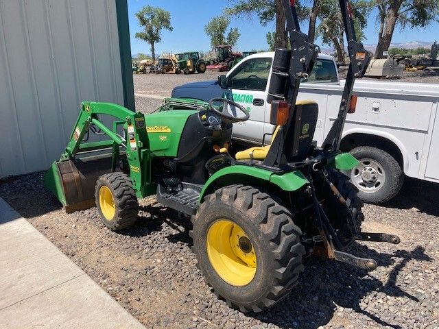 2011 John Deere 2320